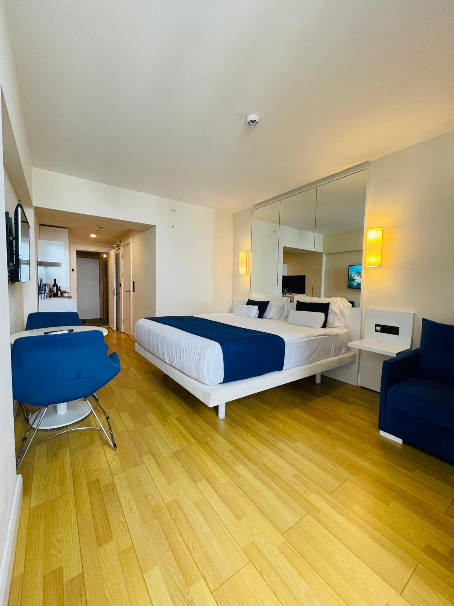 Luxury Batumi Hotel Екстериор снимка