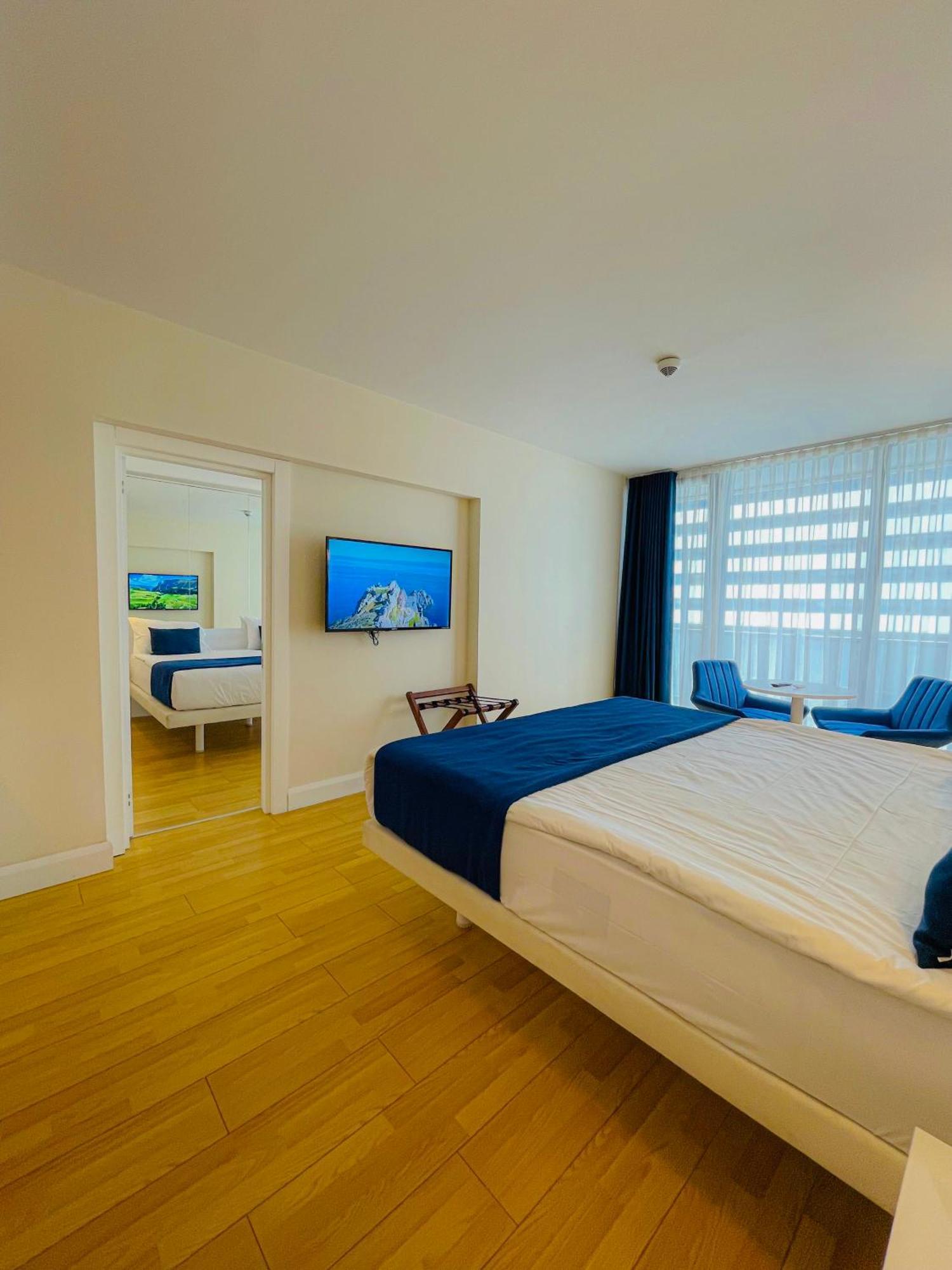 Luxury Batumi Hotel Екстериор снимка