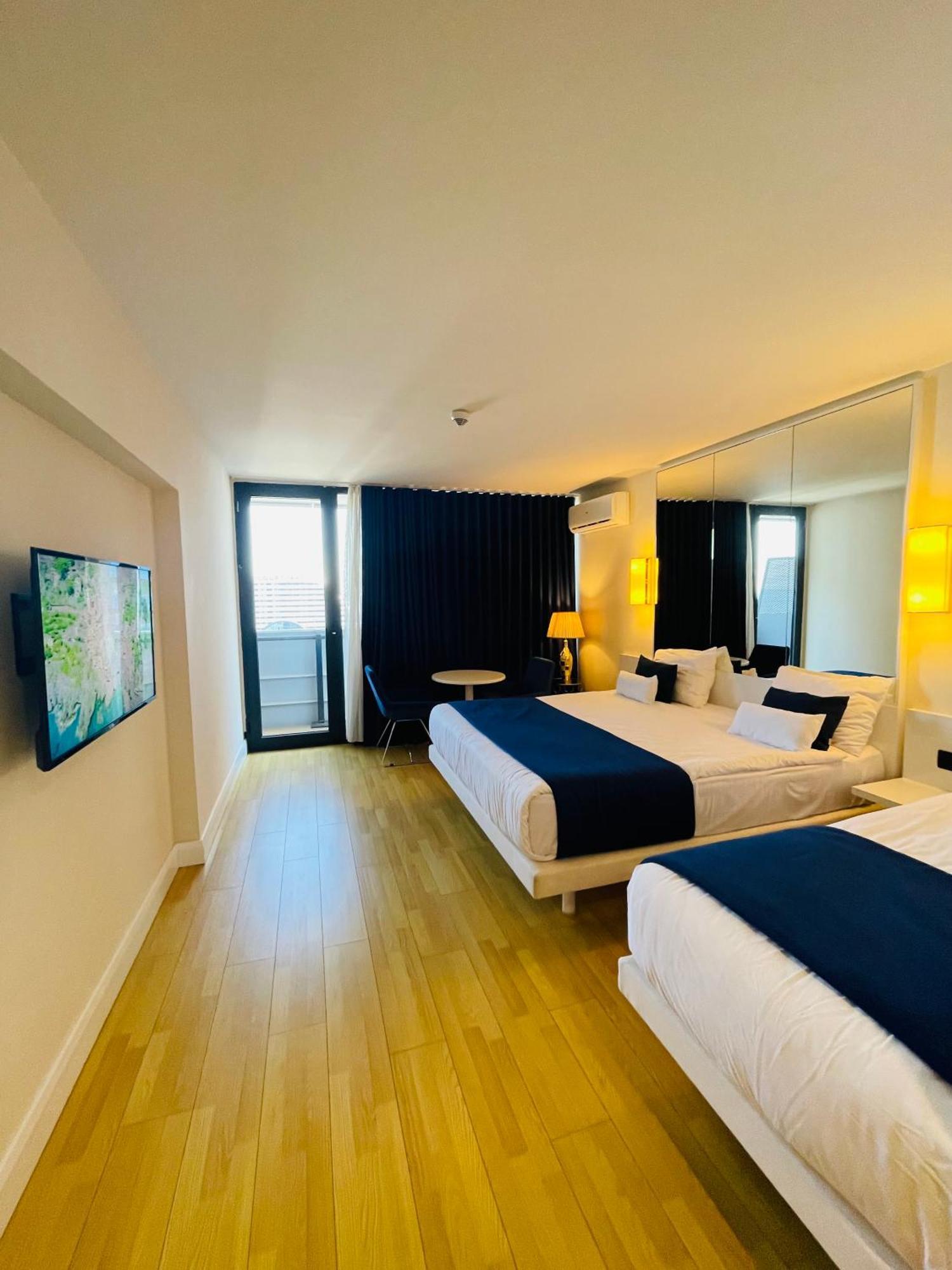Luxury Batumi Hotel Екстериор снимка