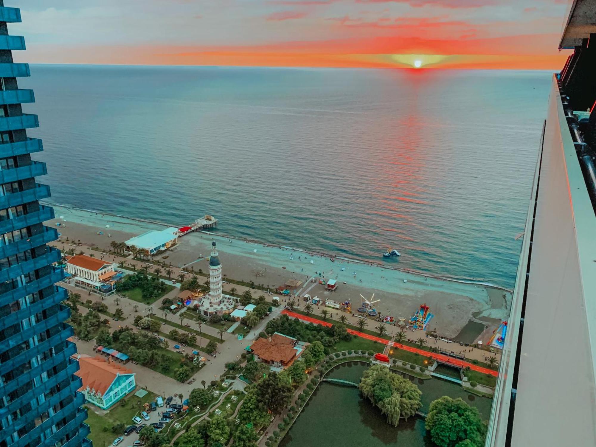 Luxury Batumi Hotel Екстериор снимка