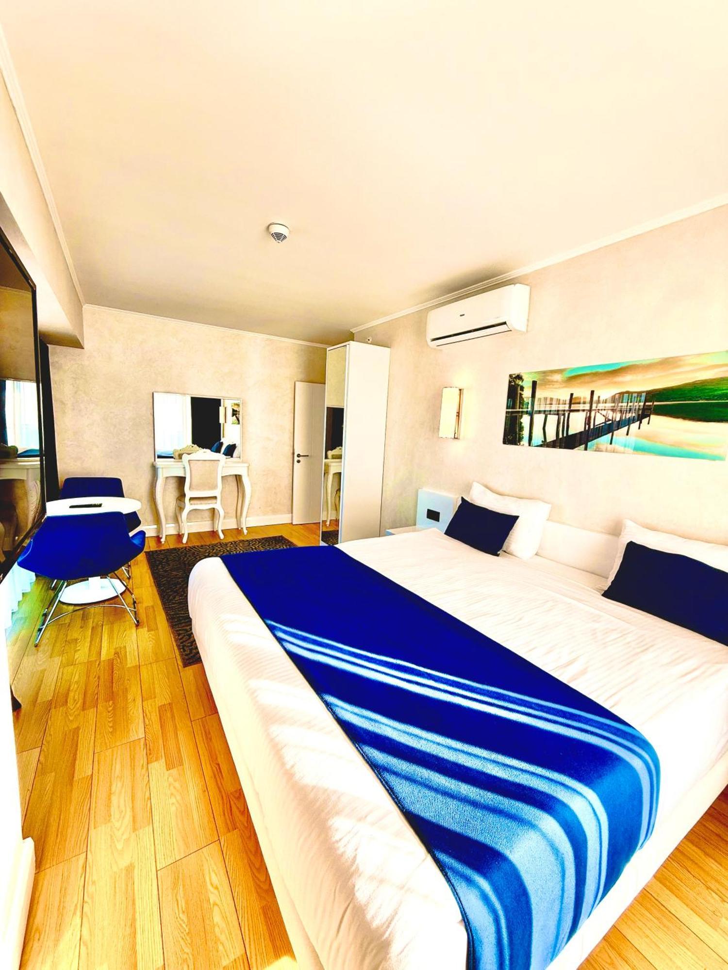 Luxury Batumi Hotel Екстериор снимка