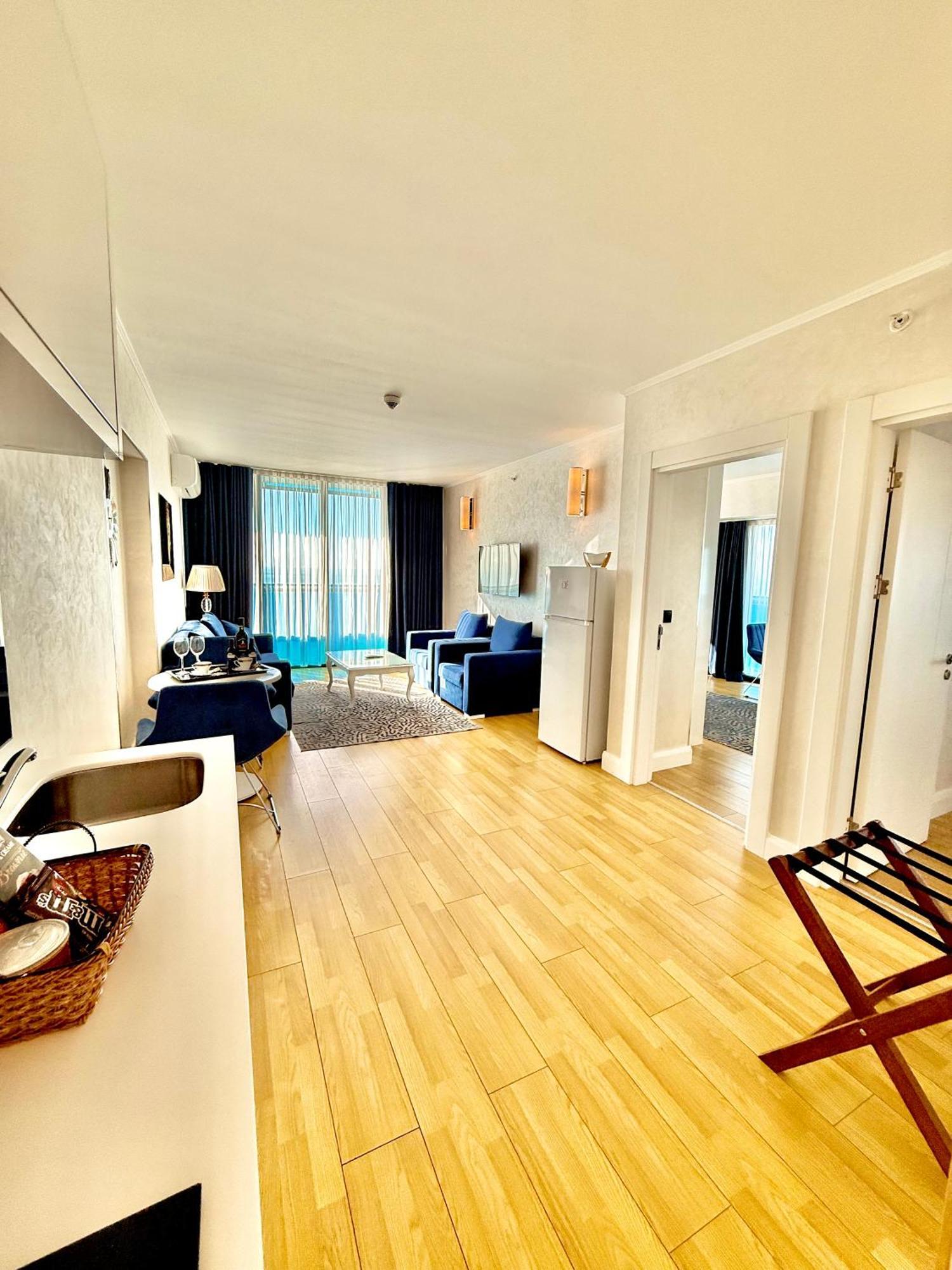 Luxury Batumi Hotel Екстериор снимка